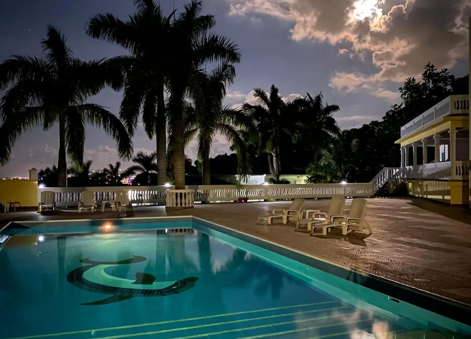 公寓式酒店 Spring Garden Mobay Resort 蒙特哥贝 牙买加